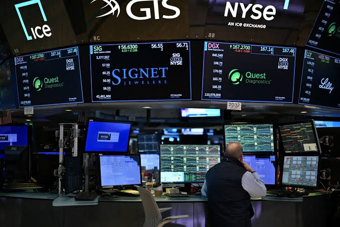 Wall Street: Επιστροφή αγοραστών στις μετοχές AI
