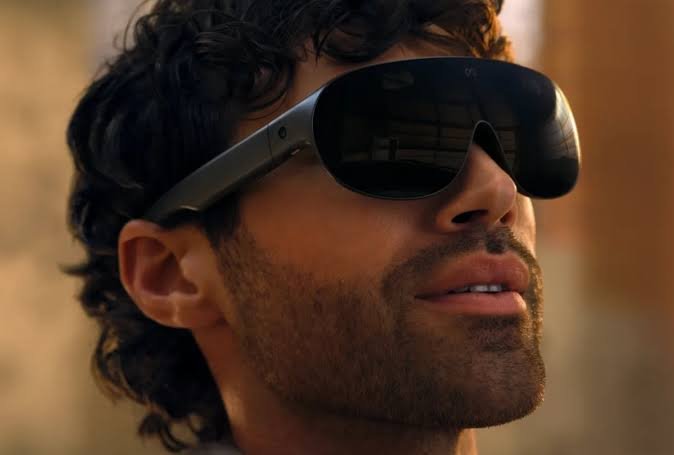 images 11 Viral Greece Meta VR Glasses: Τα νέα ελαφριά γυαλιά του Ζούκερμπεργκ