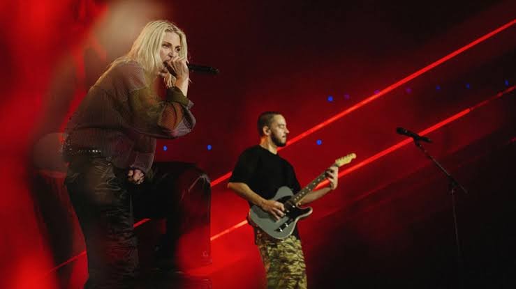 Linkin Park: Η συγκλονιστική επιστροφή χωρίς τον Τσέστερ – «Κανείς δεν μπορεί να τον αντικαταστήσει»