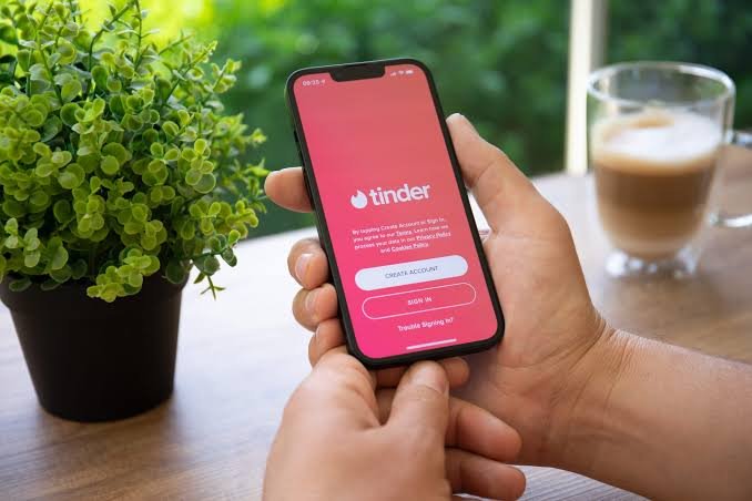 images 60 Viral Greece Το Tinder αλλάζει τα ραντεβού: Η νέα λειτουργία που φέρνει τις παρέες πιο κοντά