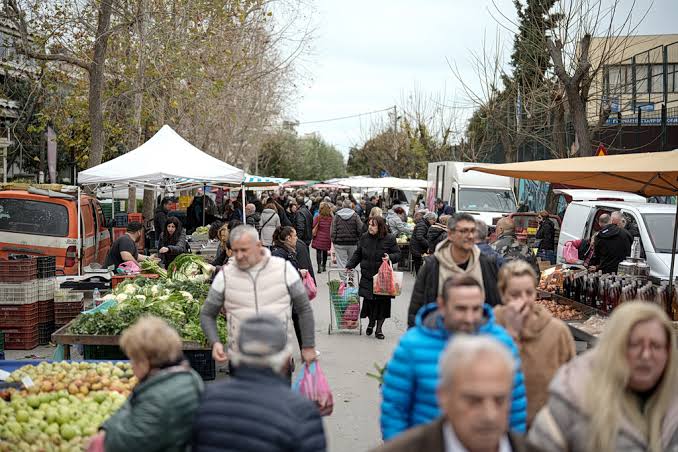 Λαϊκές αγορές: Τι αλλάζει για παραγωγούς και καταναλωτές Λαϊκές αγορές: Τι αλλάζει για παραγωγούς και καταναλωτές