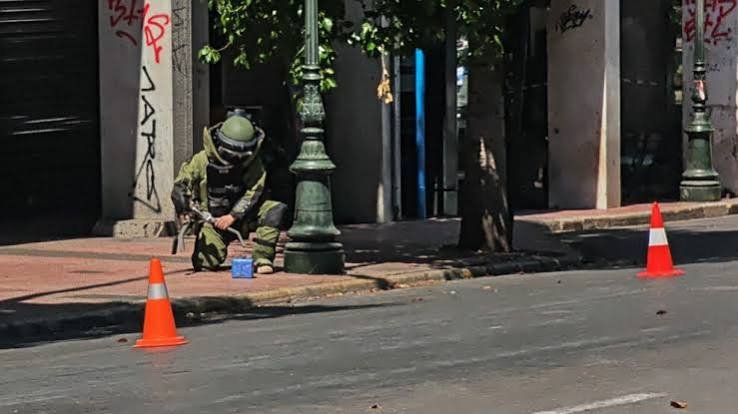 Καλλιθέα: Εκκενώθηκαν δύο πολυκατοικίες μετά τον εντοπισμό ύποπτων φιαλιδίων