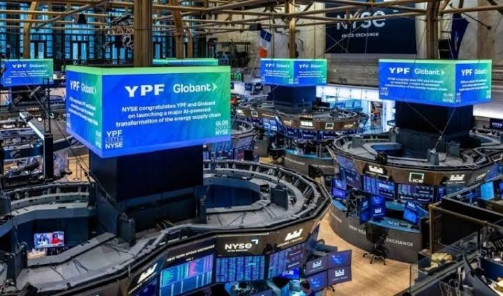 Wall Street: Νευρικότητα και πιέσεις στις μετοχές