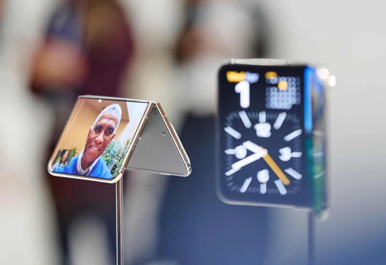 iPhone Duo: Εξαντλήθηκε αμέσως — Παράδοση έως το 2027 iPhone Duo: Εξαντλήθηκε αμέσως — Παράδοση έως το 2027