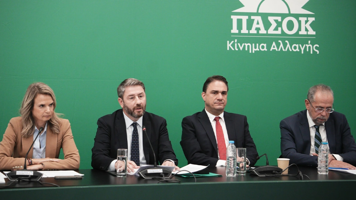 ΠΑΣΟΚ: Η πρόταση για το ιδιωτικό χρέος και η «πολιτική επιλογή» ΠΑΣΟΚ: Η πρόταση για το ιδιωτικό χρέος και η «πολιτική επιλογή»