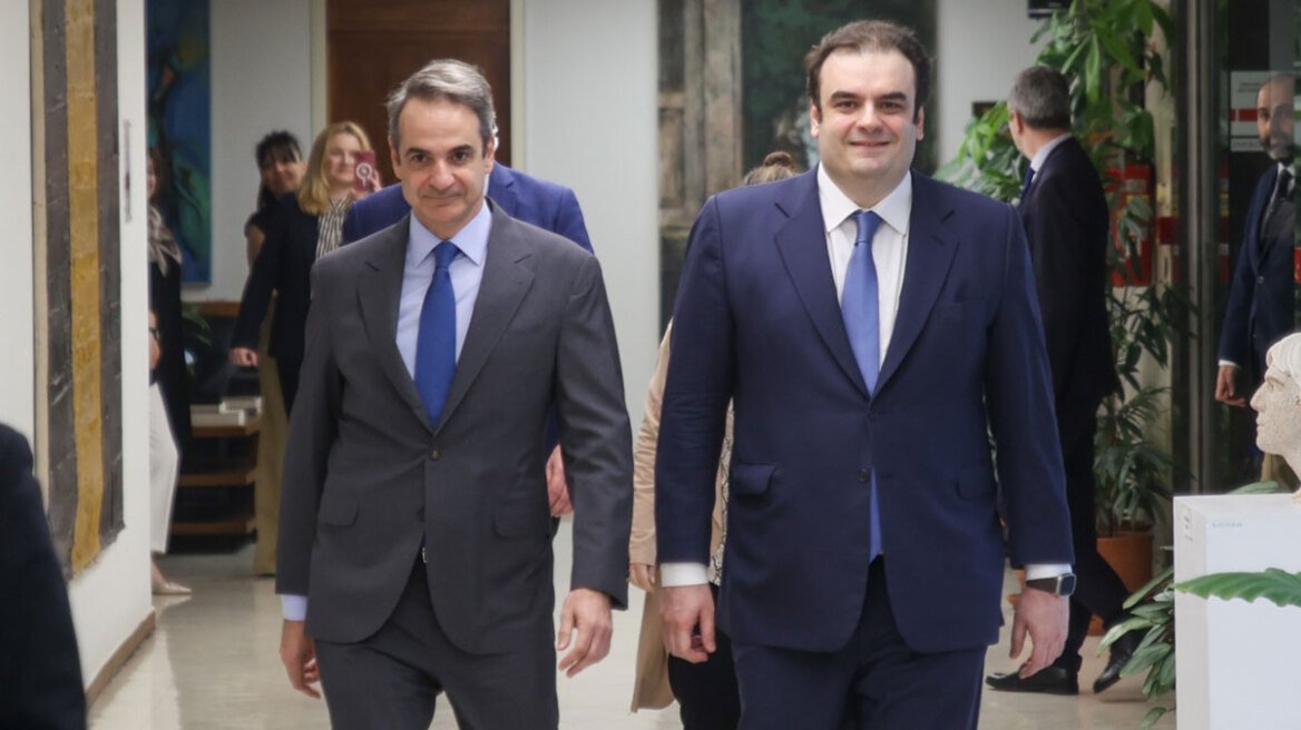 mitsotakis pierrakakis mak2 Viral Greece Αναβάθμιση της χώρας στην κατηγορία Α: Οι όροι που θέτουν οι οίκοι αξιολόγησης