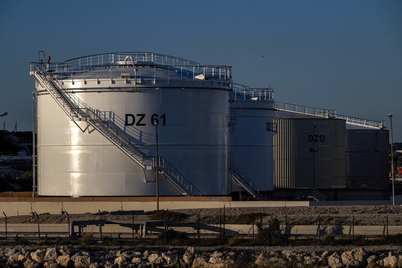 petrelaio oil Viral Greece Τα 100 εκατ. βαρέλια της G7 δεν αρκούν: Το Ορμούζ μπορεί να εκτοξεύσει ξανά το Brent στα 115 δολάρια