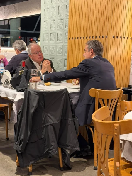 Σουτζουκάκια και γύρο στη Θεσσαλονίκη: Η έξοδος Μητσοτάκη και Τασούλα photo 2026 10 27 21 23 23 1.jpg