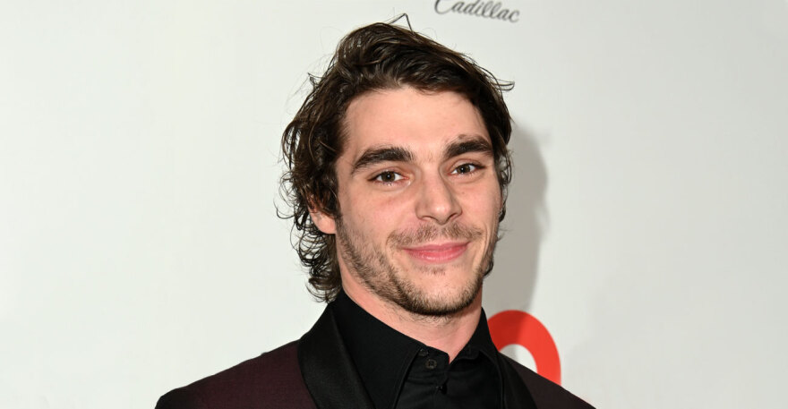 Συγκίνηση στο τελευταίο αντίο στον RJ Mitte