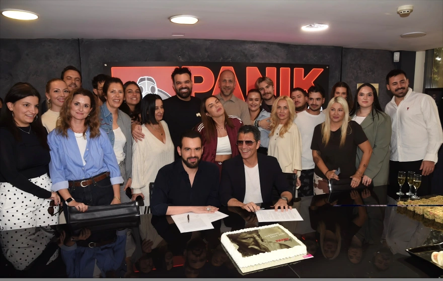 sakis rouvas panik records 3