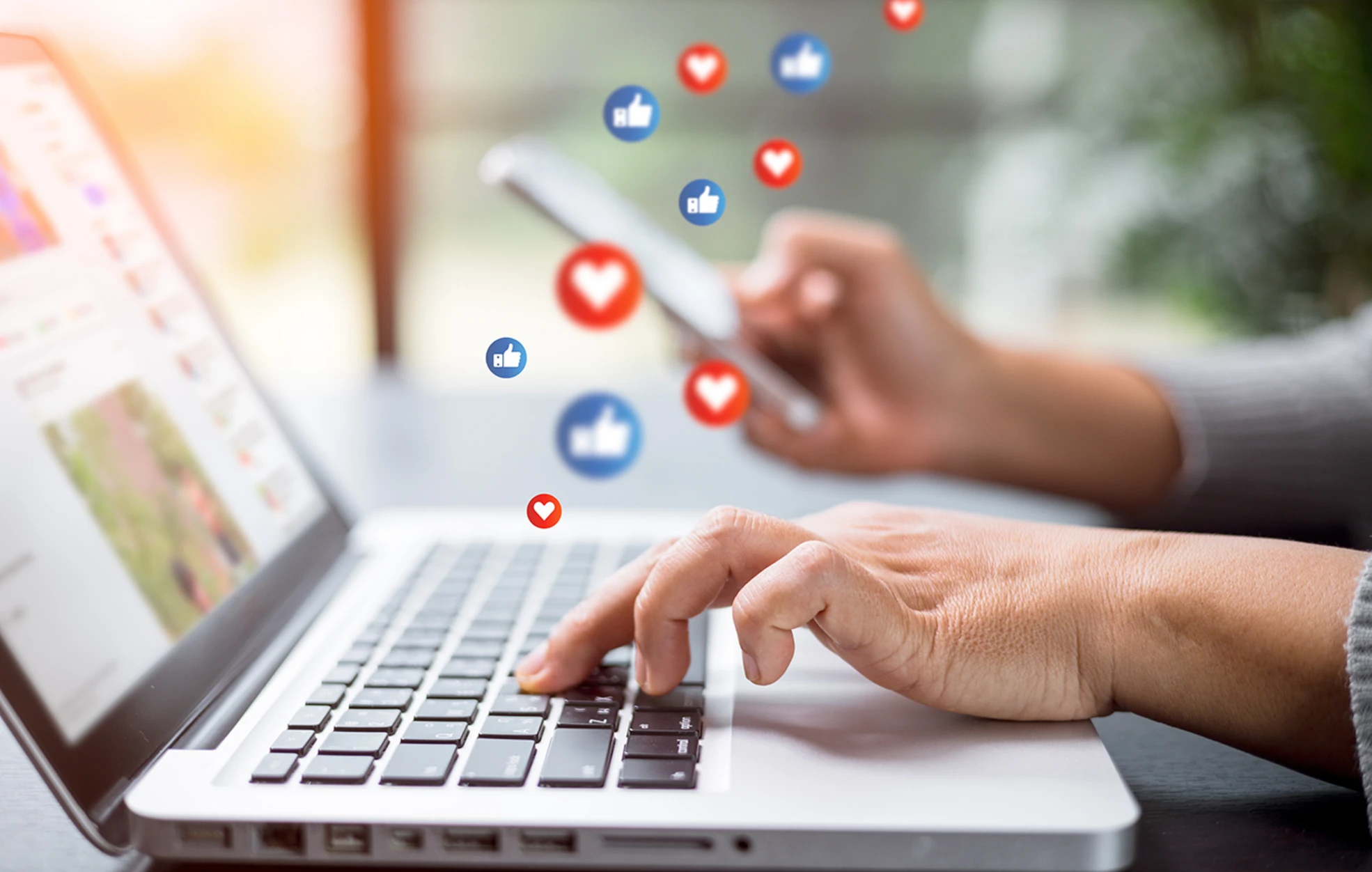 Social media κάτω των 15: Τι πρέπει να γνωρίζουν οι γονείς