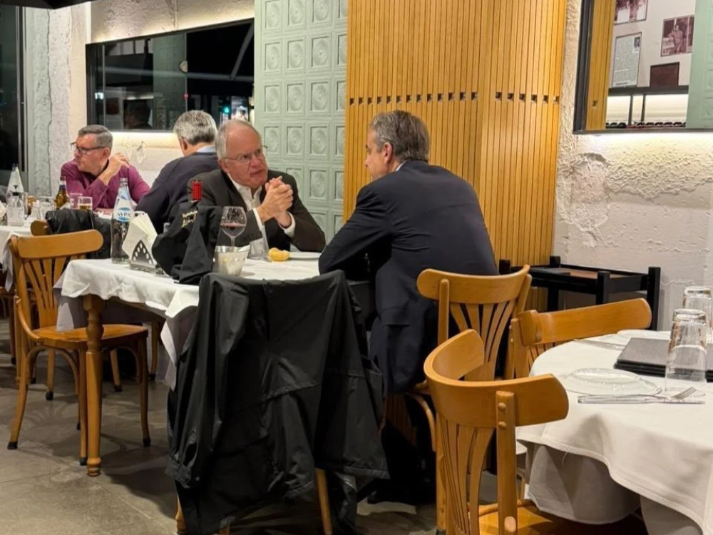 Σουτζουκάκια και γύρο στη Θεσσαλονίκη: Η έξοδος Μητσοτάκη και Τασούλα Σουτζουκάκια και γύρο στη Θεσσαλονίκη: Η έξοδος Μητσοτάκη και Τασούλα