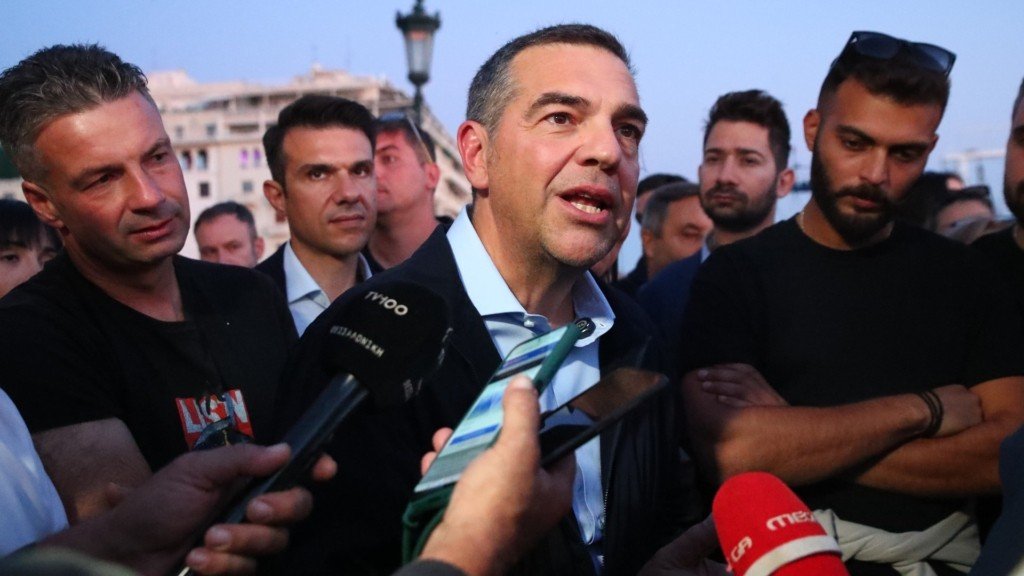 tsipras alieis 1024x576 Viral Greece «Βολές» αλιέων κατά Τσίπρα: «Τουρκικά σκάφη ψαρεύουν σε ελληνικά ύδατα – Έχεις ευθύνη»