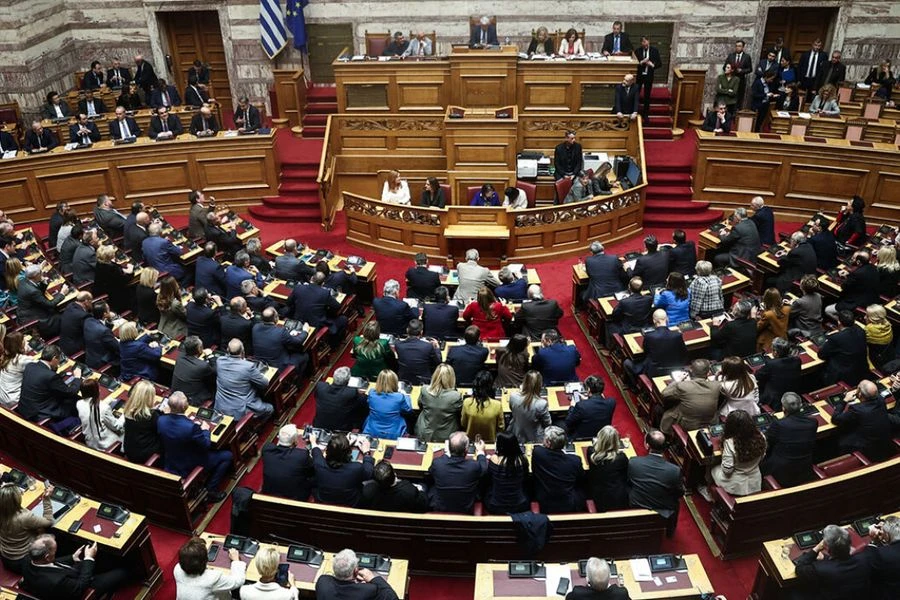 vouli mak 900x600jpg Viral Greece Βουλή: Πέρασε το νομοσχέδιο για τις ξένες επενδύσεις – Ποιο κόμμα διαφοροποιήθηκε