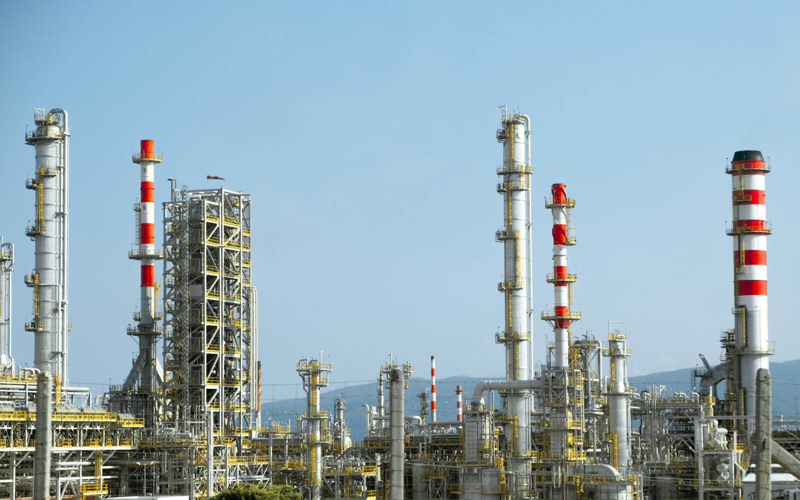 Motor Oil: Ένας εργαζόμενος πέθανε μετά το δυστύχημα στους Αγίους Θεοδώρους Βιομηχανικές σωληνώσεις και εγκαταστάσεις, ενδεικτική φωτογραφία