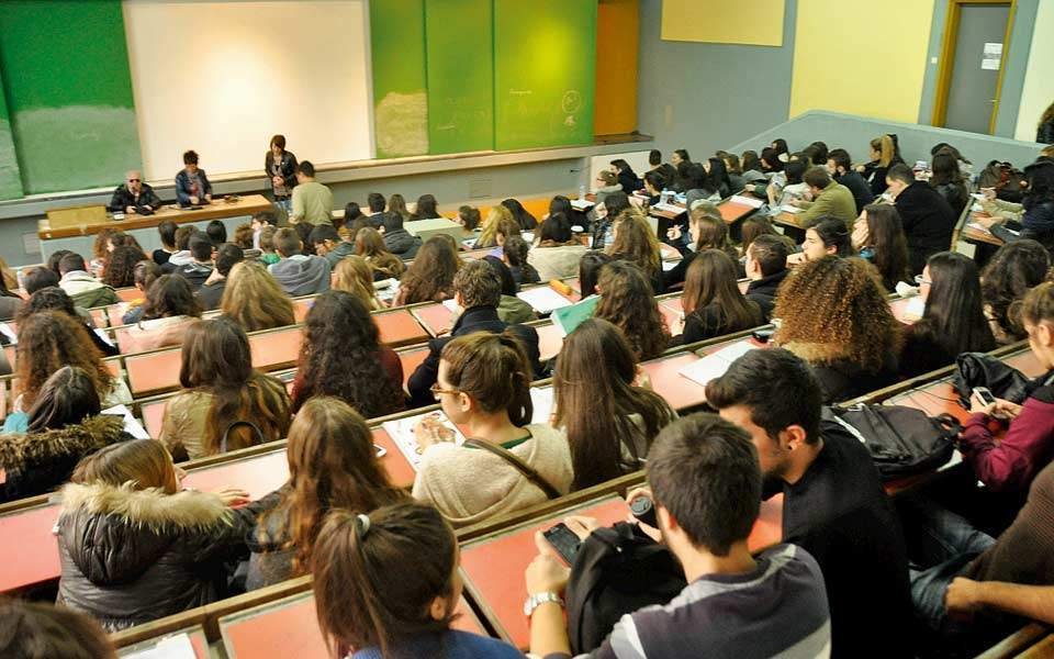 ΦΟΙΤΗΤΕΣ Viral Greece «Δεν αντέχουν άλλο»: Η οικονομική ασφυξία διώχνει τους φοιτητές από τις περιφερειακές πόλεις